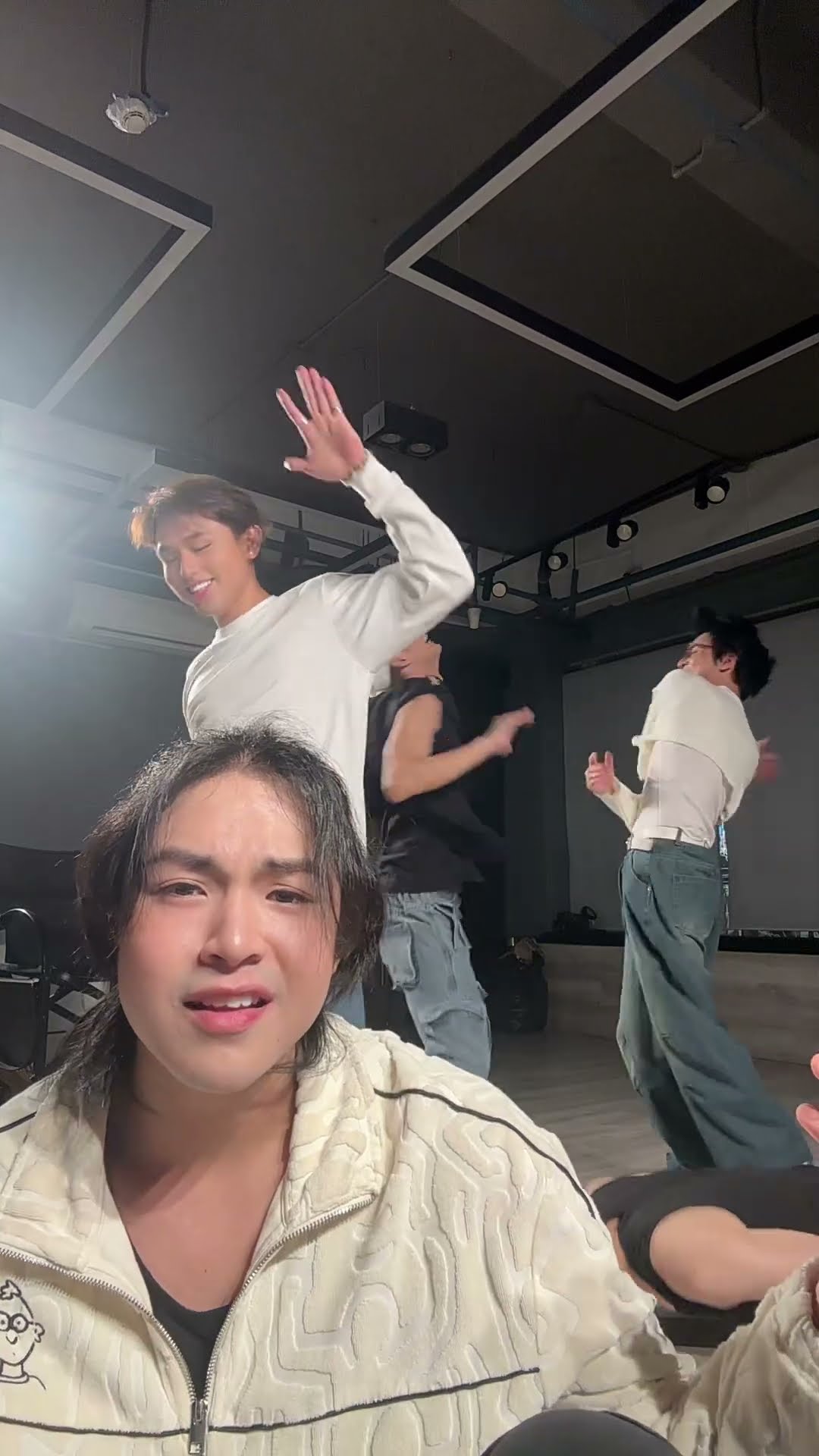 i go lalala kasi MV premiere na ng new song naming AGILA! ?✨ #VXON #PPOP #group #fyp #fypviralシ